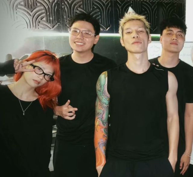 Mỹ nhân duy nhất có khả năng "gom" cả dàn sao top 1 streaming Việt Nam: 12 tuổi đã nổi tiếng, con nhà nòi chính hiệu - Ảnh 2.