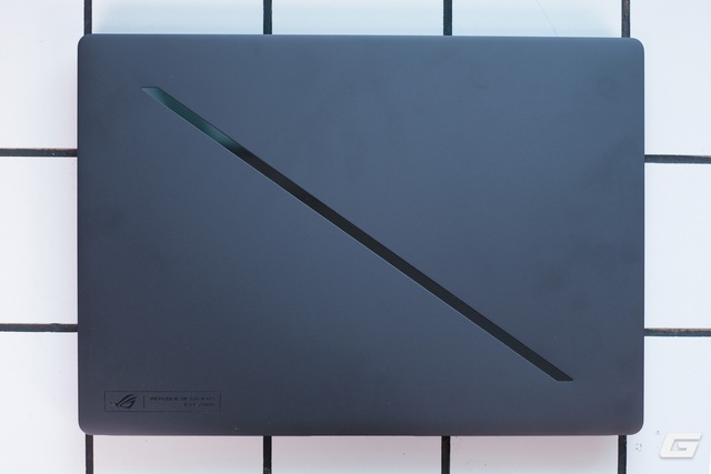 Trên tay ROG Zephyrus G14 (2026): Chia tay AMD sau 6 năm, ASUS đặt cược vào Intel để giải quyết điểm yếu lớn nhất của dòng máy này - Ảnh 6.