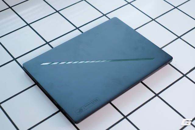 Trên tay ROG Zephyrus G14 (2026): Chia tay AMD sau 6 năm, ASUS đặt cược vào Intel để giải quyết điểm yếu lớn nhất của dòng máy này - Ảnh 12.