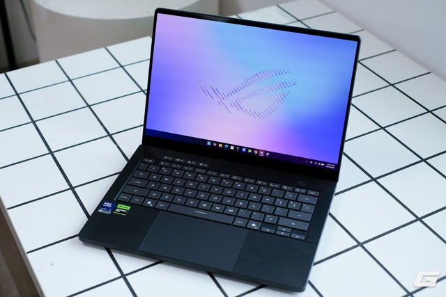 Trên tay ROG Zephyrus G14 (2026): Chia tay AMD sau 6 năm, ASUS đặt cược vào Intel để giải quyết điểm yếu lớn nhất của dòng máy này - Ảnh 5.