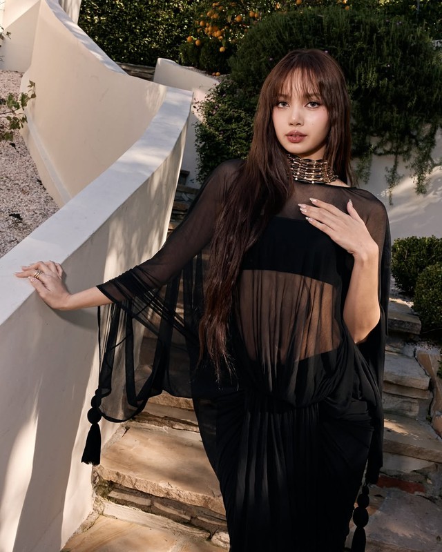 Nhận không ra mỹ nhân đẹp nhất thế giới: Nhan sắc thay đổi chóng mặt, vì 1 chiếc mũi mà nổi tiếng toàn cầu- Ảnh 9. Nhận không ra mỹ nhân đẹp nhất thế giới: Nhan sắc thay đổi chóng mặt, vì 1 chiếc mũi mà nổi tiếng toàn cầu- Ảnh 9.