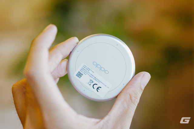 Món phụ kiện độc đáo của OPPO khiến hội chị em 'nghiện selfie' thích mê- Ảnh 3. Món phụ kiện độc đáo của OPPO khiến hội chị em 'nghiện selfie' thích mê- Ảnh 3.