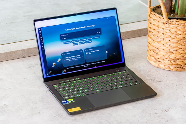 ASUS mang laptop gaming 2 màn hình 16 inch đầu tiên thế giới về Việt Nam, giá gần 200 triệu đồng- Ảnh 4. ASUS mang laptop gaming 2 màn hình 16 inch đầu tiên thế giới về Việt Nam, giá gần 200 triệu đồng- Ảnh 4.