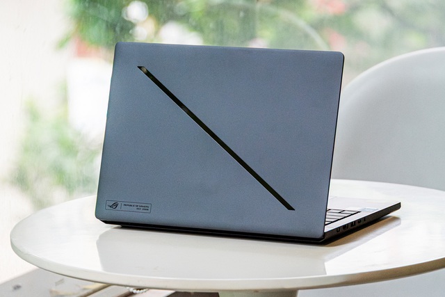 ASUS mang laptop gaming 2 màn hình 16 inch đầu tiên thế giới về Việt Nam, giá gần 200 triệu đồng- Ảnh 6. ASUS mang laptop gaming 2 màn hình 16 inch đầu tiên thế giới về Việt Nam, giá gần 200 triệu đồng- Ảnh 6.
