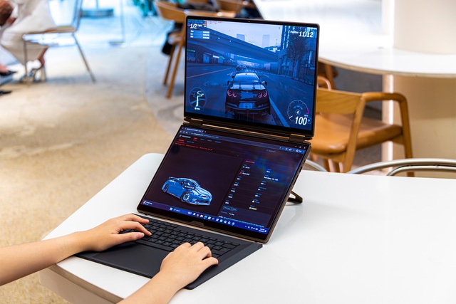 ASUS mang laptop gaming 2 màn hình 16 inch đầu tiên thế giới về Việt Nam, giá gần 200 triệu đồng- Ảnh 2. ASUS mang laptop gaming 2 màn hình 16 inch đầu tiên thế giới về Việt Nam, giá gần 200 triệu đồng- Ảnh 2.
