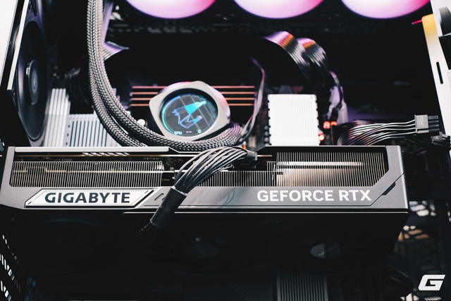 Cận cảnh bộ PC AI giá 1 tỷ đồng tại Việt Nam: Riêng tiền RAM 768GB đã mất 600 triệu đồng, nhưng doanh nghiệp vẫn mạnh tay mua liền 4 bộ- Ảnh 10. Cận cảnh bộ PC AI giá 1 tỷ đồng tại Việt Nam: Riêng tiền RAM 768GB đã mất 600 triệu đồng, nhưng doanh nghiệp vẫn mạnh tay mua liền 4 bộ- Ảnh 10.