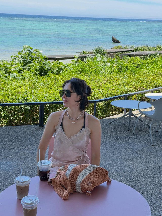 Lần đầu thấy Son Ye Jin liên tục khoe style mát mẻ thế này: Toàn đồ đơn giản nhưng dễ ưng- Ảnh 9. Lần đầu thấy Son Ye Jin liên tục khoe style mát mẻ thế này: Toàn đồ đơn giản nhưng dễ ưng- Ảnh 9.