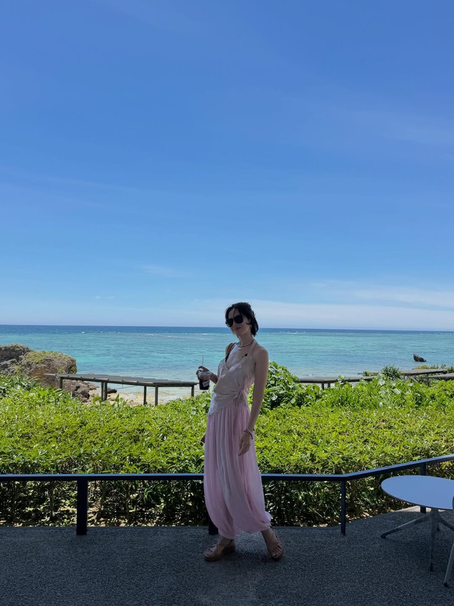 Lần đầu thấy Son Ye Jin liên tục khoe style mát mẻ thế này: Toàn đồ đơn giản nhưng dễ ưng- Ảnh 7. Lần đầu thấy Son Ye Jin liên tục khoe style mát mẻ thế này: Toàn đồ đơn giản nhưng dễ ưng- Ảnh 7.