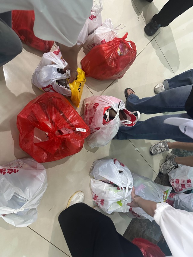 Tự nguyện chi 8 triệu lo cho ch&aacute;u chồng đi du lịch, t&ocirc;i uất nghẹn bị cả nh&agrave; họp mặt chỉ tr&iacute;ch 