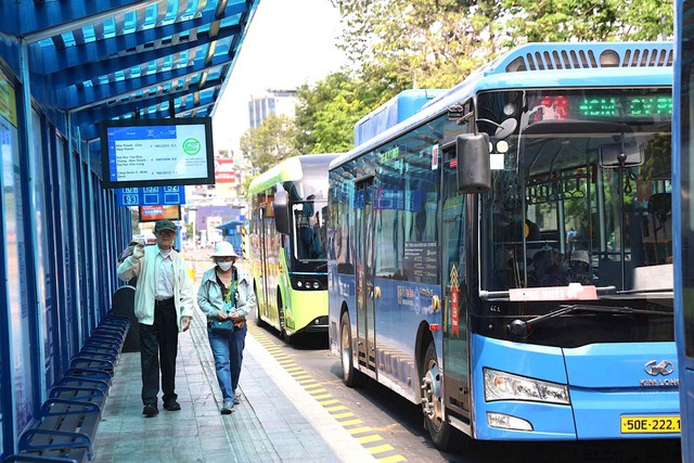 665 tỉ đồng miễn vé xe buýt toàn dân: Cú hích lịch sử thay đổi diện mạo giao thông Thành phố Hồ Chí Minh - Ảnh 3.