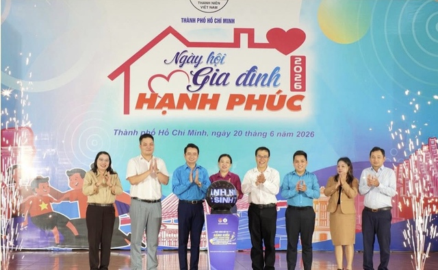 Vinh danh 95 gia đ&igrave;nh trẻ ti&ecirc;u biểu x&acirc;y dựng tổ ấm hạnh ph&uacute;c - Ảnh 2.