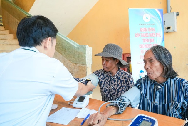 Hành trình nhân văn nơi vùng cao và sứ mệnh chăm sóc sức khỏe nhân dân của Bệnh viện Thống Nhất - Ảnh 1.