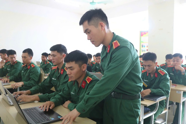 Khơi dậy t&iacute;nh tự gi&aacute;c trong r&egrave;n luyện kỷ luật của học vi&ecirc;n Tiểu đo&agrave;n 7, Trường Sĩ quan Ch&iacute;nh trị hiện nay - Ảnh 3.