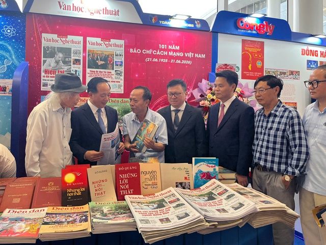 Từ “Con đường tương lai” đến mô hình kinh tế mới trong thời đại AI - Ảnh 2.