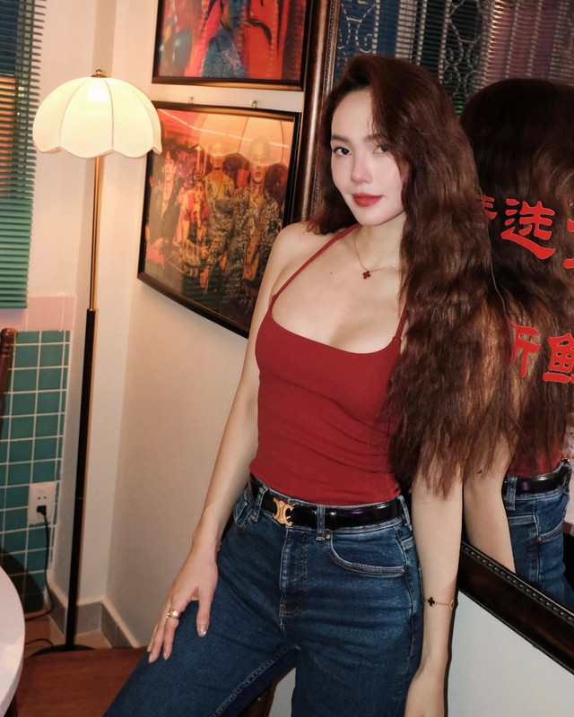 Nhan sắc n&oacute;ng bỏng của nữ nghệ sĩ sinh con trai cho đại gia dệt may - Ảnh 1.