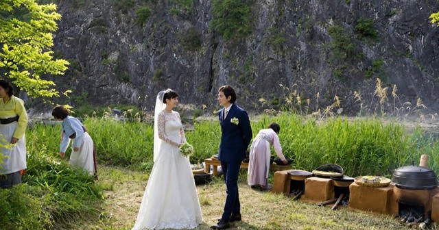 B&oacute;c trần h&ocirc;n nh&acirc;n của Won Bin - Lee Na Young, nh&agrave; g&aacute;i ở ẩn theo chồng h&oacute;a ra đều c&oacute; l&yacute; do - Ảnh 5.