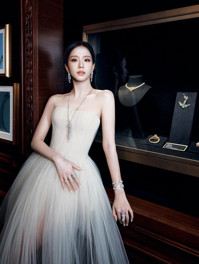 Jisoo (BLACKPINK) v&ocirc; tư lộ mặt thật, qu&ecirc;n lu&ocirc;n m&igrave;nh l&agrave; ai khi &ldquo;d&igrave;m h&agrave;ng&rdquo; bạn th&acirc;n nổi tiếng- Ảnh 5.