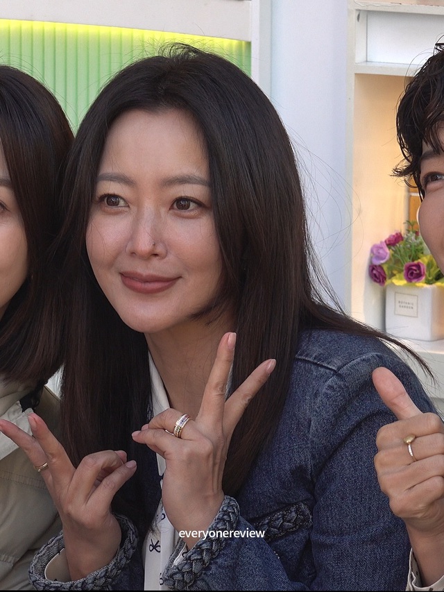 Minh tinh tự nhận m&igrave;nh đẹp hơn Song Hye Kyo: Nhan sắc thật tuổi 50 qua cam cận g&acirc;y ngỡ ng&agrave;ng- Ảnh 2.