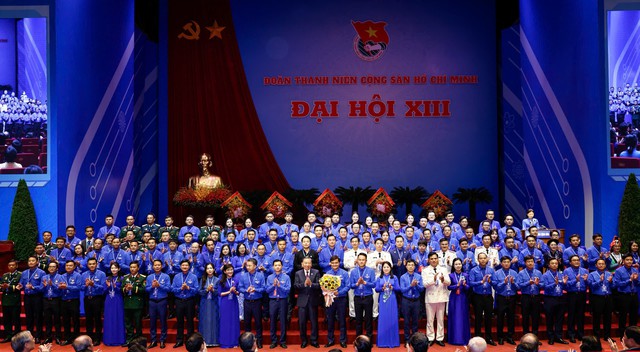 Ban chấp h&agrave;nh Trung ương Đo&agrave;n kh&oacute;a XIII ra mắt đại hội - Ảnh 1.