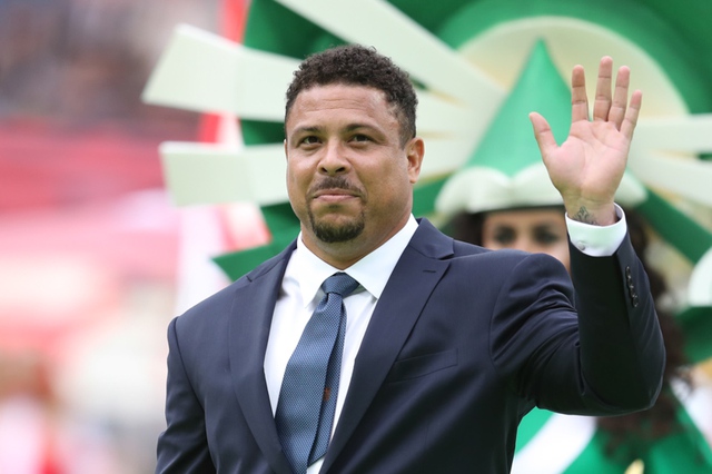 Ng&atilde; rẽ kh&ocirc;ng thể ngờ của huyền thoại Brazil: Ronaldo "b&eacute;o" &ocirc;m mộng quyền lực, Ronaldinho bất ngờ t&aacute;i xuất ở tuổi 46 - Ảnh 2.
