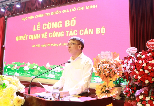Lễ c&ocirc;ng bố quyết định bổ nhiệm lại Gi&aacute;m đốc v&agrave; bổ nhiệm Ph&oacute; Gi&aacute;m đốc thường trực Học viện B&aacute;o ch&iacute; v&agrave; Tuy&ecirc;n truyền - Ảnh 2.