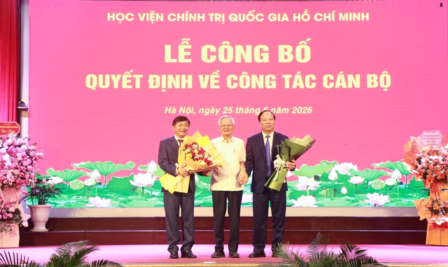 Lễ c&ocirc;ng bố quyết định bổ nhiệm lại Gi&aacute;m đốc v&agrave; bổ nhiệm Ph&oacute; Gi&aacute;m đốc thường trực Học viện B&aacute;o ch&iacute; v&agrave; Tuy&ecirc;n truyền - Ảnh 7.