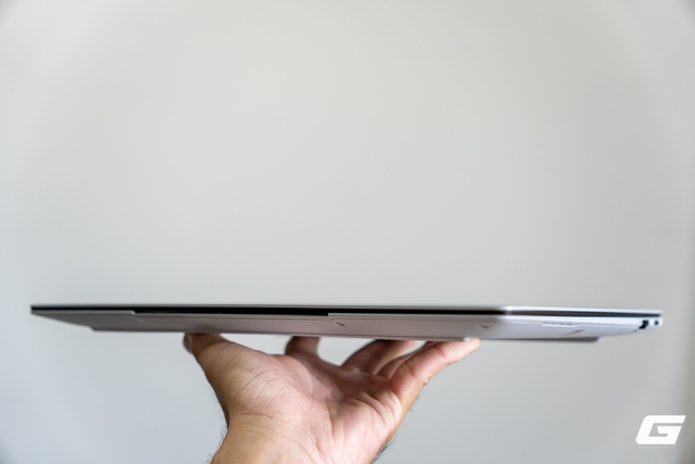ASUS ExpertBook Ultra: flagship laptop doanh nghiệp giá 100 triệu, nặng chưa đến 1kg mà sức mạnh không thể xem nhẹ - Ảnh 6.