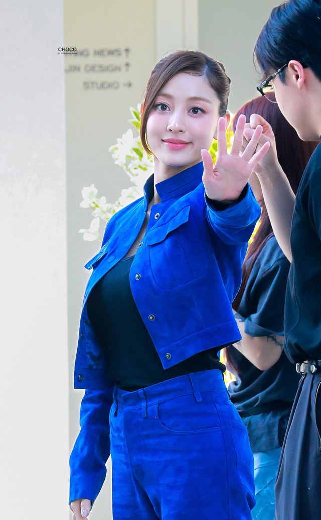 Đối thủ của Lisa (BLACKPINK) bị tố “nhận vơ” hát nhạc World Cup - Ảnh 7.