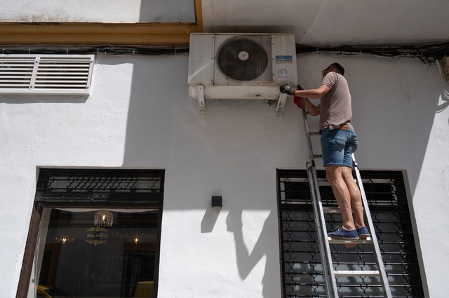Th&agrave;nh tựu lớn nhất m&ugrave;a h&egrave; năm nay của giới trẻ Ph&aacute;p: Nh&agrave; mua được điều ho&agrave;! - Ảnh 3.