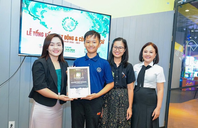 "A DIFFERENT MIND ISN'T A BROKEN MIND": DOANH NGHIỆP X CON ĐI KHẮP THẾ GIAN C&Ocirc;NG BỐ ĐẠI SỨ ADHD ĐẦU TI&Ecirc;N SAU 11 NĂM - Ảnh 2.
