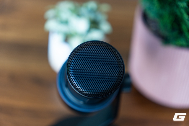Tr&ecirc;n tay Razer Seiren V3 Pro: Chiếc microphone XLR đầu ti&ecirc;n v&agrave; cũng &ldquo;chuẩn studio&rdquo; nhất của Razer- Ảnh 19.