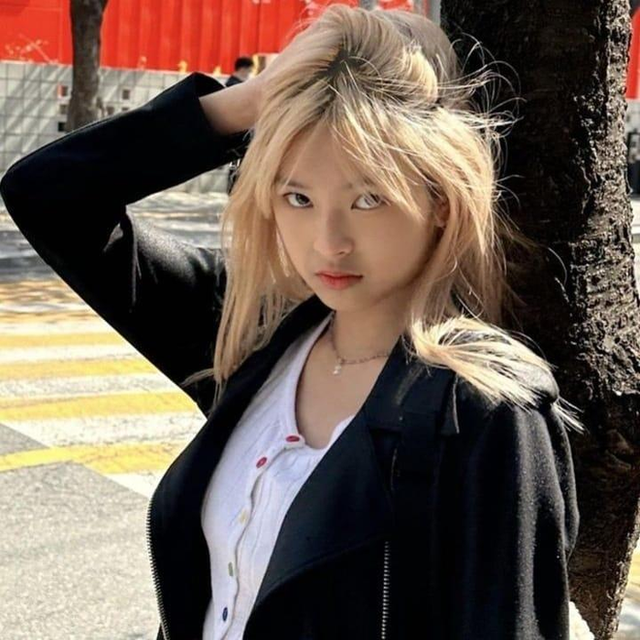 Kh&ocirc;ng nhận ra "vi&ecirc;n ngọc qu&yacute;" của showbiz: Nhan sắc thăng hạng body bốc lửa, n&oacute;i 17 tuổi kh&ocirc;ng ai tin- Ảnh 10.