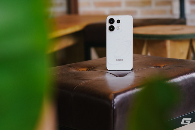 Đ&acirc;y l&agrave; OPPO Reno16 Pro 5G: Mặt lưng 3D nổi si&ecirc;u "ảo diệu", camera 200MP v&agrave; chế độ chụp ảnh giả lập phim rất GenZ- Ảnh 1.