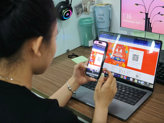 Nh&igrave;n lại t&agrave;i khoản tiết kiệm &iacute;t ỏi d&ugrave; thu nhập cao, t&ocirc;i giật m&igrave;nh nhận ra bản th&acirc;n đ&atilde; mắc sai lầm tai hại tự ph&aacute; hỏng tương lai- Ảnh 1.