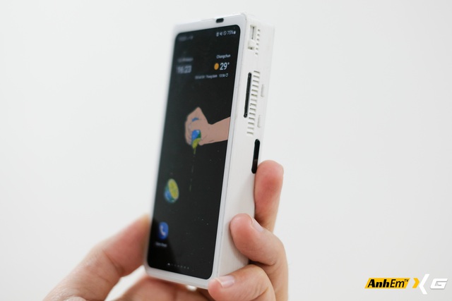 Sinh vi&ecirc;n Việt Nam biến Galaxy Z Fold đời đầu th&agrave;nh smartphone mini độc nhất: C&oacute; nhiều t&iacute;nh năng m&agrave; Galaxy Z Fold7 c&ograve;n chưa c&oacute;- Ảnh 3.