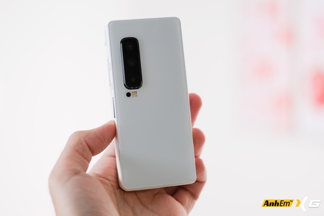 Sinh vi&ecirc;n Việt Nam biến Galaxy Z Fold đời đầu th&agrave;nh smartphone mini độc nhất: C&oacute; nhiều t&iacute;nh năng m&agrave; Galaxy Z Fold7 c&ograve;n chưa c&oacute;- Ảnh 11.