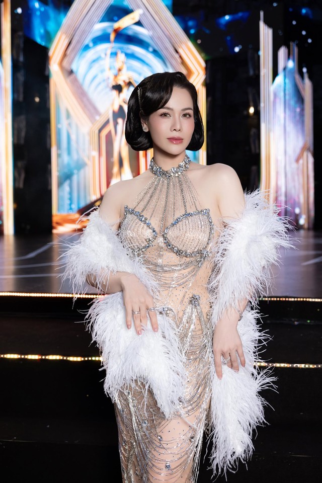 Mẹ đơn th&acirc;n ng&agrave;y c&agrave;ng n&oacute;ng bỏng sau ly h&ocirc;n, l&agrave; nghệ sĩ, "nữ chủ tịch" sống trong biệt thự 20 tỷ - Ảnh 12.