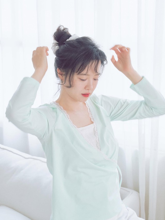 "N&agrave;ng cỏ" Goo Hye Sun hết thời đi b&aacute;n l&ocirc; cuốn t&oacute;c kiếm cơm?- Ảnh 2.
