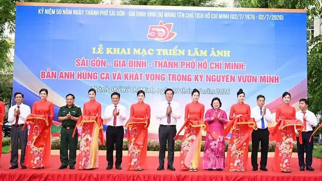Triển l&atilde;m ảnh &ldquo;S&agrave;i G&ograve;n - Gia Định - Th&agrave;nh phố Hồ Ch&iacute; Minh: Bản h&ugrave;ng ca v&agrave; kh&aacute;t vọng trong kỷ nguy&ecirc;n vươn m&igrave;nh&rdquo; - Ảnh 2.