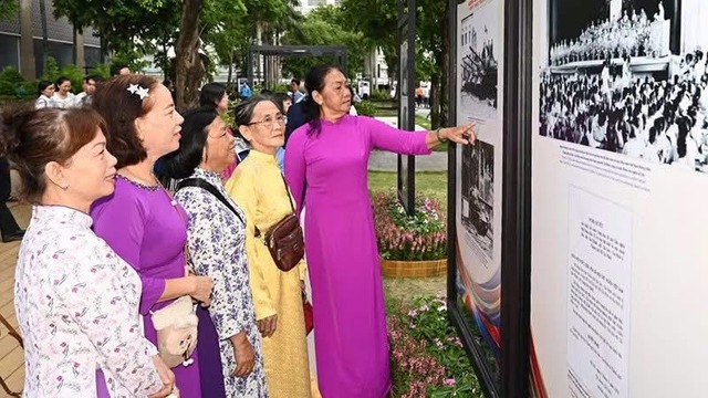 Triển l&atilde;m ảnh &ldquo;S&agrave;i G&ograve;n - Gia Định - Th&agrave;nh phố Hồ Ch&iacute; Minh: Bản h&ugrave;ng ca v&agrave; kh&aacute;t vọng trong kỷ nguy&ecirc;n vươn m&igrave;nh&rdquo; - Ảnh 4.