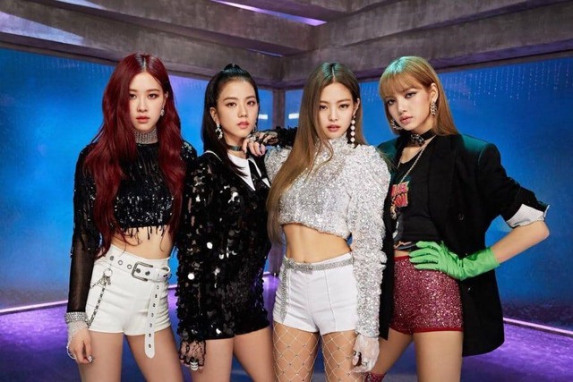 Nổi tiếng giàu có như BLACKPINK mà cũng phải đi hát hội nghị, trang phục nhìn không ra sao hạng A- Ảnh 4. Nổi tiếng giàu có như BLACKPINK mà cũng phải đi hát hội nghị, trang phục nhìn không ra sao hạng A- Ảnh 4.