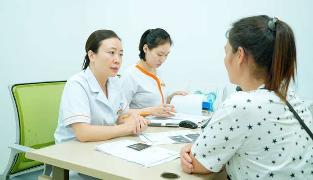 Xúc động hành trình gần 1 thập kỷ đi tìm tiếng gọi ba mẹ: "Dù chỉ còn 1%, vợ chồng mình vẫn tìm con" - Ảnh 1.