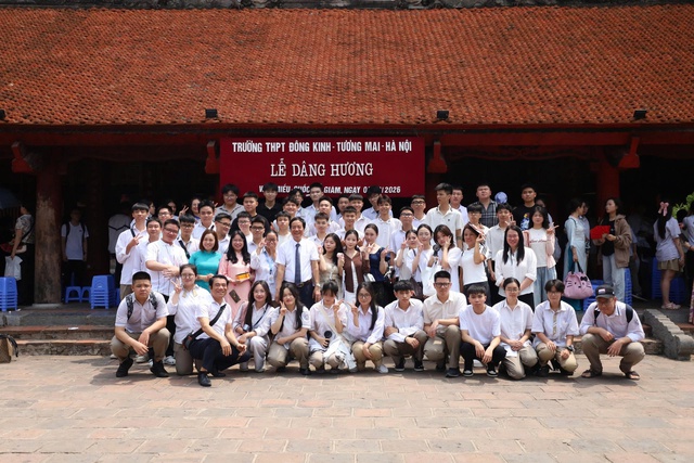 Hành trình trưởng thành và tri ân của học sinh lớp 12, Trường THPT Đông Kinh - Ảnh 3.