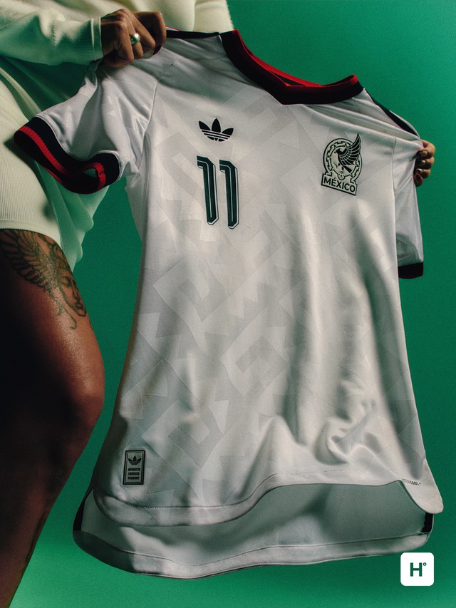 Chiếc áo adidas bán chạy nhất World Cup không phải của Messi mà là 1 đội tuyển bị loại- Ảnh 5.