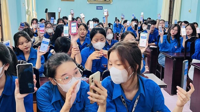 Hưng Yên: Phát triển kinh tế số trở thành động lực tăng trưởng mới của tỉnh - Ảnh 1.