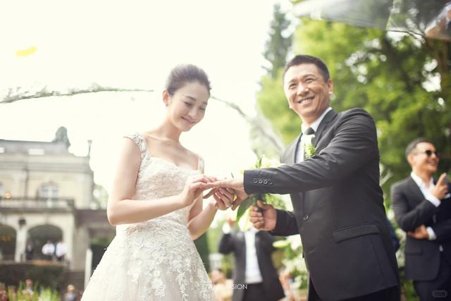 Chị Đẹp hot nhất 2026 ly h&ocirc;n "anh bạn th&acirc;n 22 năm", đ&agrave;ng trai l&acirc;m v&agrave;o thảm cảnh - Ảnh 3.