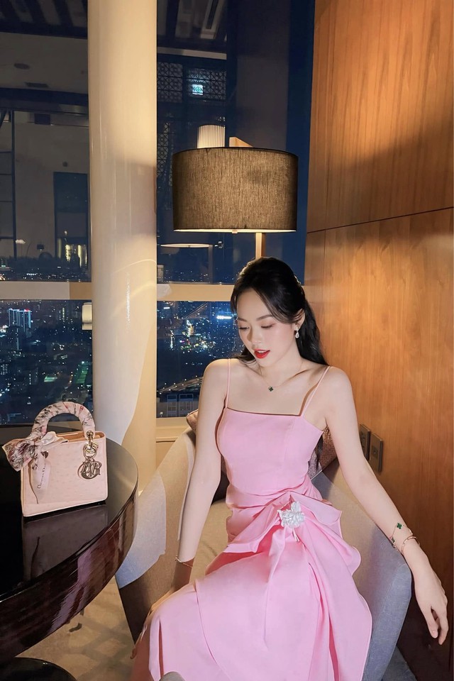 Showbiz Việt có Á hậu xinh đẹp, học vấn khủng "mất tích" suốt 1 năm mà chẳng ai nhận ra! - Ảnh 5.