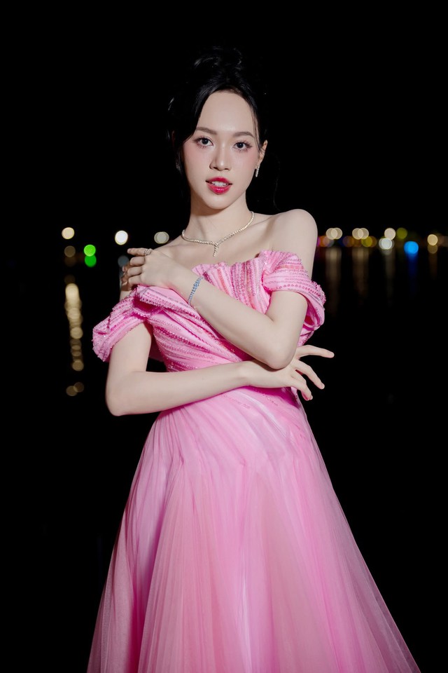 Showbiz Việt có Á hậu xinh đẹp, học vấn khủng "mất tích" suốt 1 năm mà chẳng ai nhận ra! - Ảnh 2.
