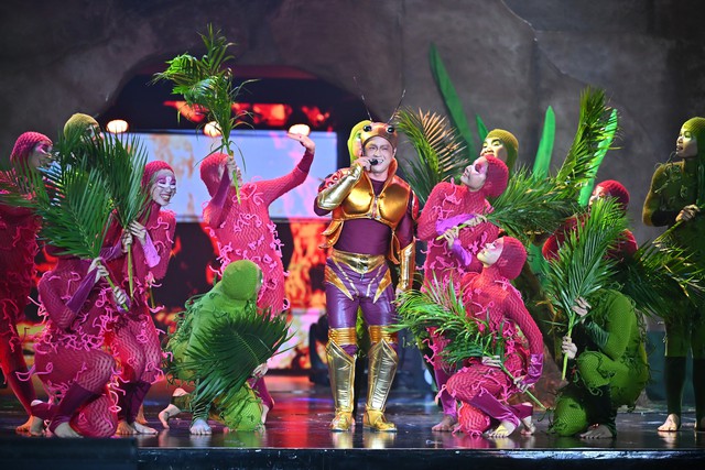 Anh Trai là “ngoại lệ” của show Chông Gai: Bỏ nghề giáo đi hát 20 năm, bảo chứng tài năng làm xiếc cũng cân trọn- Ảnh 9.