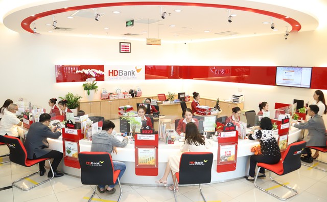 Fitch Ratings lần đầu xếp hạng HDBank, ghi nhận nền tảng tài chính vững mạnh top đầu Việt Nam - Ảnh 1.
